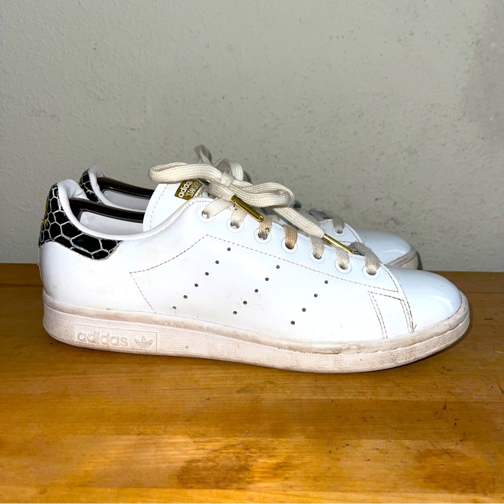 Adidas Stan Smith Women's White Shoes Snakeskin Trim Patent Leather sz 8.5
